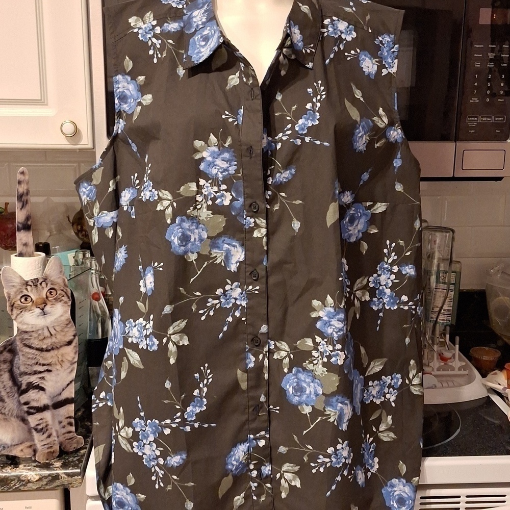 C womens Roman's floral sleeveless button down shirt size 32W like new